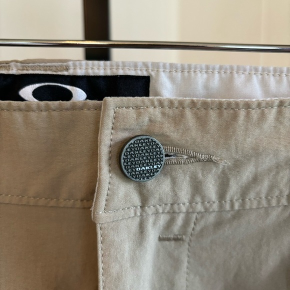 Oakley Tan Nylon Stretch Activewear Flat Front Chino Take Golf Pants Men 34x29 - Picture 3 of 8